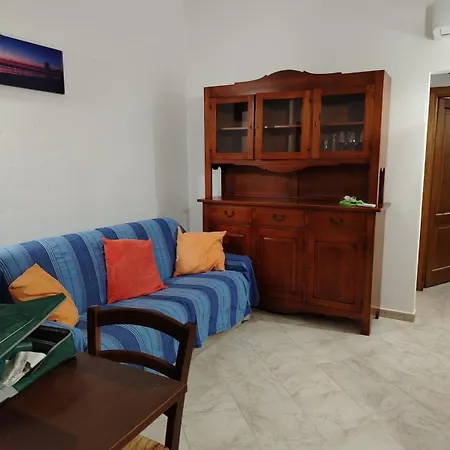 Indipendente Con Giardino Privato In Via Del Tirreno *