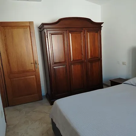 Indipendente Con Giardino Privato In Via Del Tirreno Apartmán *