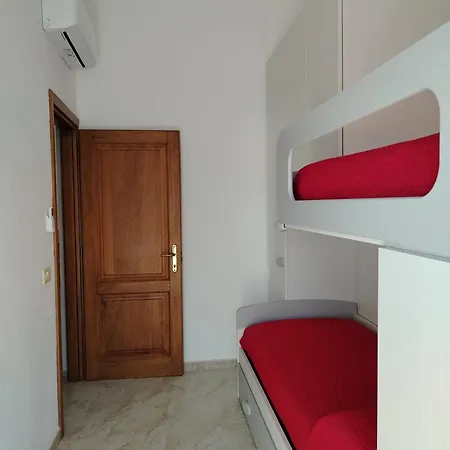 Indipendente Con Giardino Privato In Via Del Tirreno * San Teodoro (Sardinia)