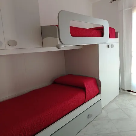 Indipendente Con Giardino Privato In Via Del Tirreno * San Teodoro (Sardinia)